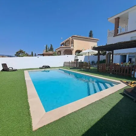 Magnificent Villa: 2 Private Pools, Bbq, Garden & Parking. 13 Per. In Padul-2